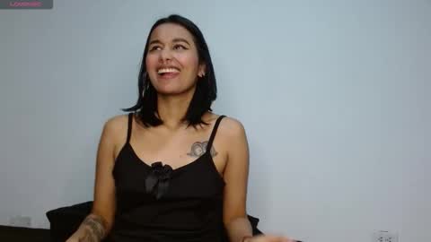 Gia Lee online show from 10-18-25, 04:37