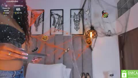 Snapshot of gia_scott chatting on 10-26-25, 09:10 Darlliny online show from 10-26-25, 09:10