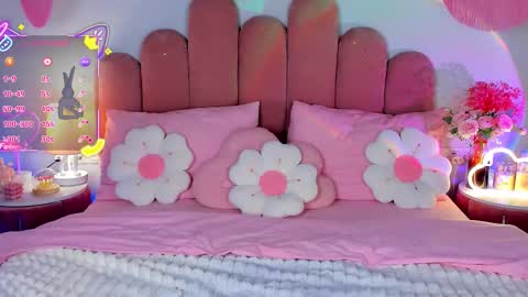 Gia online show from 11-18-25, 02:54