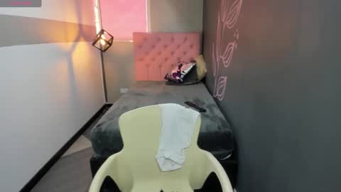 G I A  FOX online show from 12-28-24, 04:09