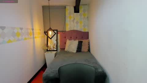 G I A  FOX online show from 12-29-24, 04:38