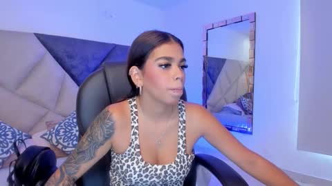 Gia  online show from 10-16-25, 06:42