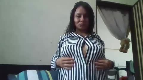 gianna165909 online show from 01-01-25, 05:55