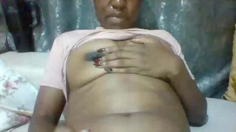 Snapshot of gianna98 chatting on 11-14-25, 09:08 gianna98 online show from 11-14-25, 09:08