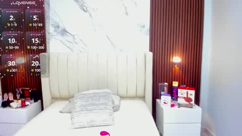 G I A N N A  online show from 10-15-25, 07:47