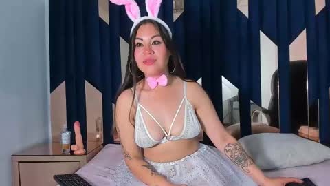 GiannaJohnson online show from 10-24-25, 04:09
