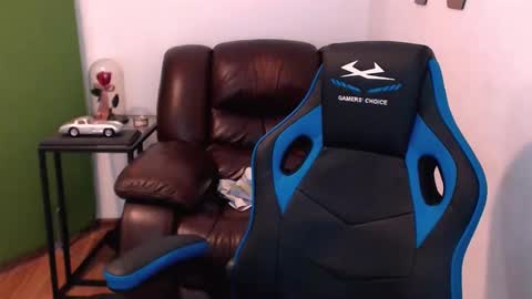 Snapshot of gianni_lion chatting on 12-01-24, 07:03 Gianni online show from 12-01-24, 07:03