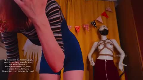 Snapshot of giantess_eva chatting on 10-31-25, 05:14 Eva online show from 10-31-25, 05:14