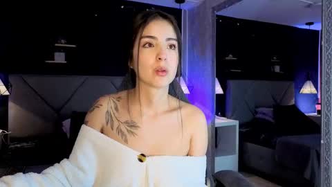 Snapshot of giapearl2 chatting on 10-14-25, 01:12 Gia online show from 10-14-25, 01:12