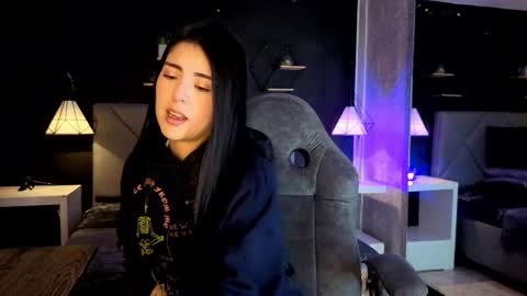 Snapshot of giapearl2 chatting on 11-06-25, 01:45 Gia online show from 11-06-25, 01:45