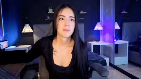 Snapshot of giapearl2 chatting on 11-23-25, 06:08 Gia online show from 11-23-25, 06:08