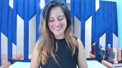 GiaRoussel online show from 01-05-25, 02:19