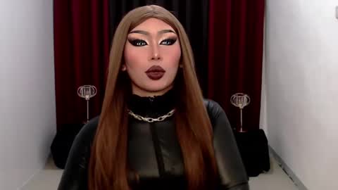 Gia X online show from 01-12-25, 07:43