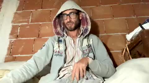 Snapshot of gicobest chatting on 12-03-24, 03:11 Corrado online show from 12-03-24, 03:11