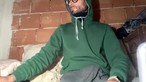 Snapshot of gicobest chatting on 01-18-25, 07:07 Corrado online show from 01-18-25, 07:07