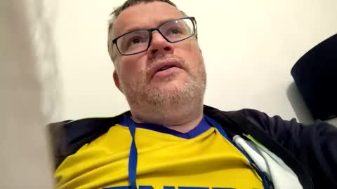 Snapshot of giddyup2222222 chatting on 11-21-25, 12:54 giddyup2222222 online show from 11-21-25, 12:54