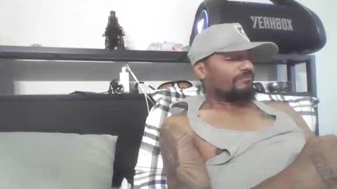 Snapshot of gifted_blacksnake chatting on 11-23-25, 03:45 Gifted online show from 11-23-25, 03:45