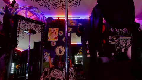 Giggles online show from 12-03-24, 12:35