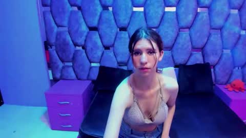 Snapshot of gigi_glase chatting on 09-30-25, 07:52 gigi glase online show from 09-30-25, 07:52