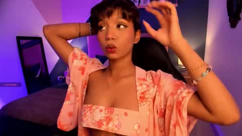 GIGI online show from 12-19-25, 01:23