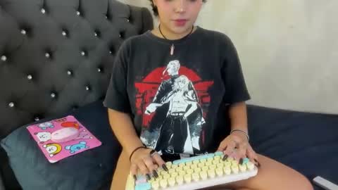 Snapshot of gigi_wet chatting on 12-18-25, 07:14 Gigi online show from 12-18-25, 07:14