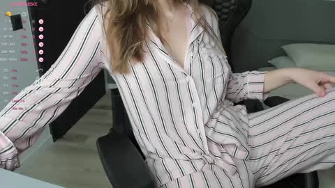 gigihadd online show from 01-21-25, 02:59