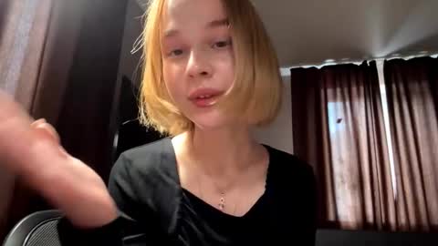 Snapshot of gigikray chatting on 10-05-25, 11:08 Molly online show from 10-05-25, 11:08