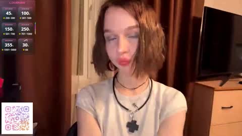 Snapshot of gigikray chatting on 10-30-25, 07:25 Molly online show from 10-30-25, 07:25