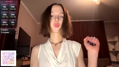 Snapshot of gigikray chatting on 11-21-25, 07:23 Molly online show from 11-21-25, 07:23