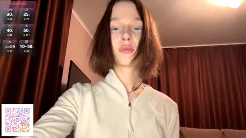 Snapshot of gigikray chatting on 11-24-25, 07:35 Molly online show from 11-24-25, 07:35