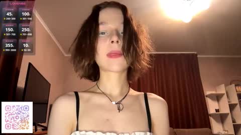 Snapshot of gigikray chatting on 11-27-25, 07:38 Molly online show from 11-27-25, 07:38