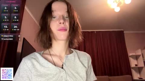 Snapshot of gigikray chatting on 12-13-25, 07:53 Molly online show from 12-13-25, 07:53