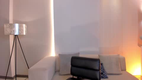 GIGI online show from 01-30-25, 02:16