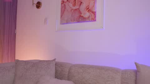 GIGI online show from 02-26-25, 02:48