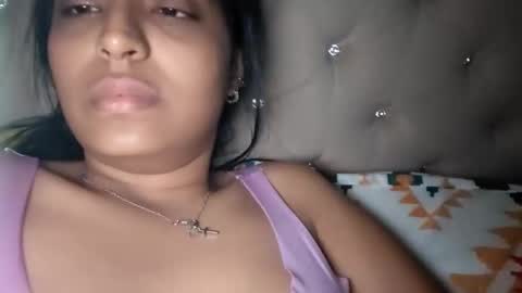 Snapshot of gigixox3 chatting on 09-22-25, 01:35 gigixox3 online show from 09-22-25, 01:35