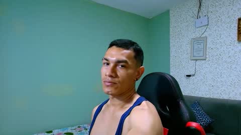 Snapshot of gilbert_marquez chatting on 01-25-25, 03:09 GILBERT online show from 01-25-25, 03:09