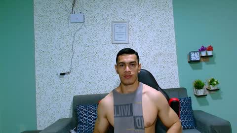 Snapshot of gilbert_marquez chatting on 01-27-25, 12:05 GILBERT online show from 01-27-25, 12:05