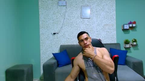 Snapshot of gilbert_marquez chatting on 03-02-25, 11:29 GILBERT online show from 03-02-25, 11:29