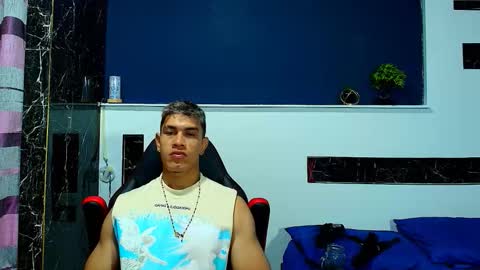 Snapshot of gilbert_marquez chatting on 09-26-25, 01:42 GILBERT online show from 09-26-25, 01:42