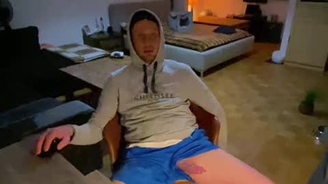 Sebastian online show from 03-02-25, 11:42