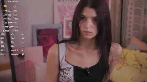 Snapshot of gimme_the_kiss chatting on 02-05-26, 08:08 Mia online show from 02-05-26, 08:08