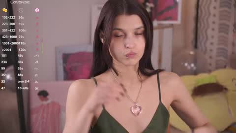 Snapshot of gimme_the_kiss chatting on 02-10-26, 08:07 Mia online show from 02-10-26, 08:07