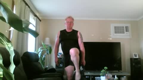 gimmmieoooo online show from 01-16-25, 09:05