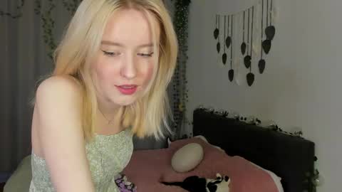 Gin online show from 04-23-26, 06:25