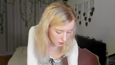 Gin online show from 06-13-26, 06:22