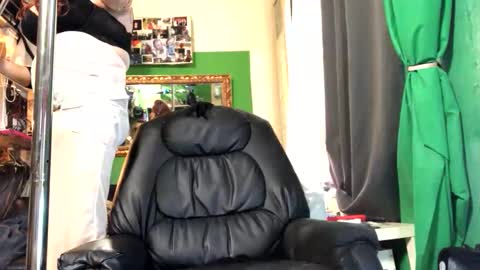 GinaGender online show from 11-08-25, 10:26