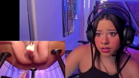 Snapshot of ginakurt_ chatting on 11-10-25, 02:10 Gina online show from 11-10-25, 02:10