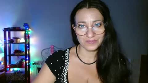 GinaONeon online show from 10-30-25, 08:42