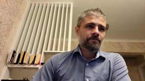 Snapshot of gindrie chatting on 11-11-25, 05:29 Gabriel online show from 11-11-25, 05:29