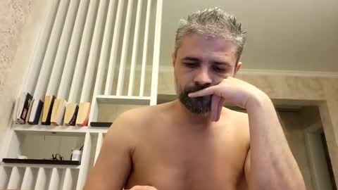 Snapshot of gindrie chatting on 11-15-25, 06:37 Gabriel online show from 11-15-25, 06:37